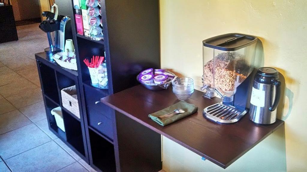 Zenyard Guest House Финикс Екстериор снимка