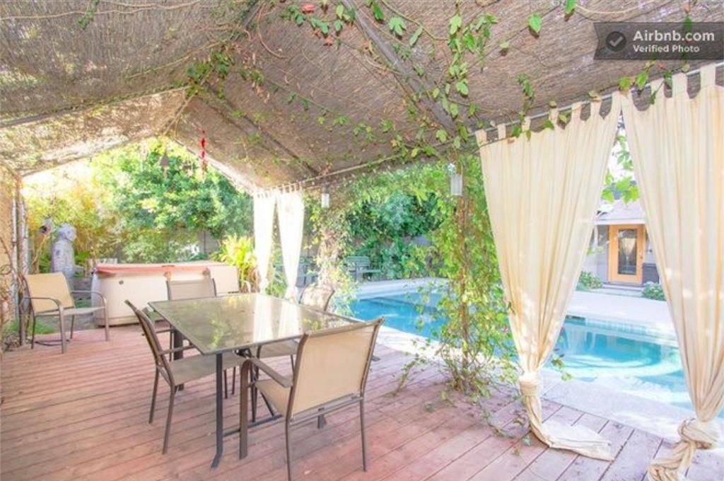 Zenyard Guest House Финикс Екстериор снимка