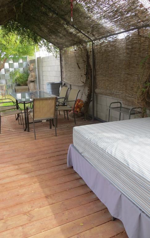 Zenyard Guest House Финикс Екстериор снимка